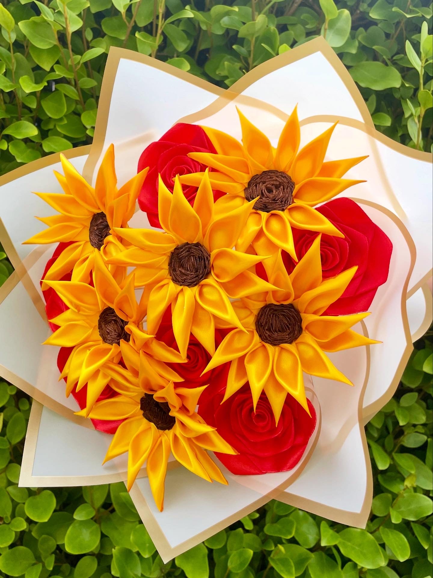 Bouquet 12 roses/tournesols