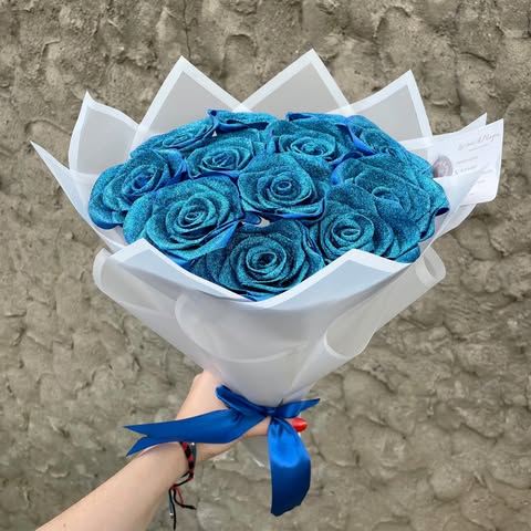 Bouquet 12 roses bleu marine à paillettes