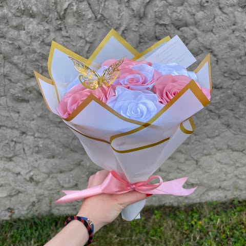 Bouquet 7 roses blanches/vieux rose