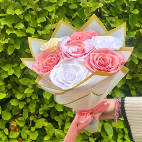 Bouquet 7 roses blanches/vieux rose