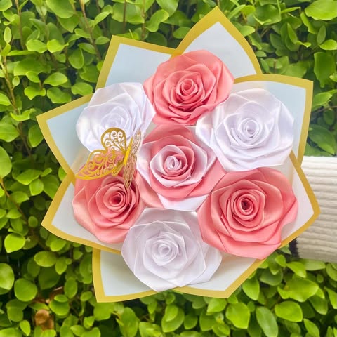 Bouquet 7 roses blanches/vieux rose