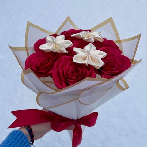 Bouquet 7 roses carmins