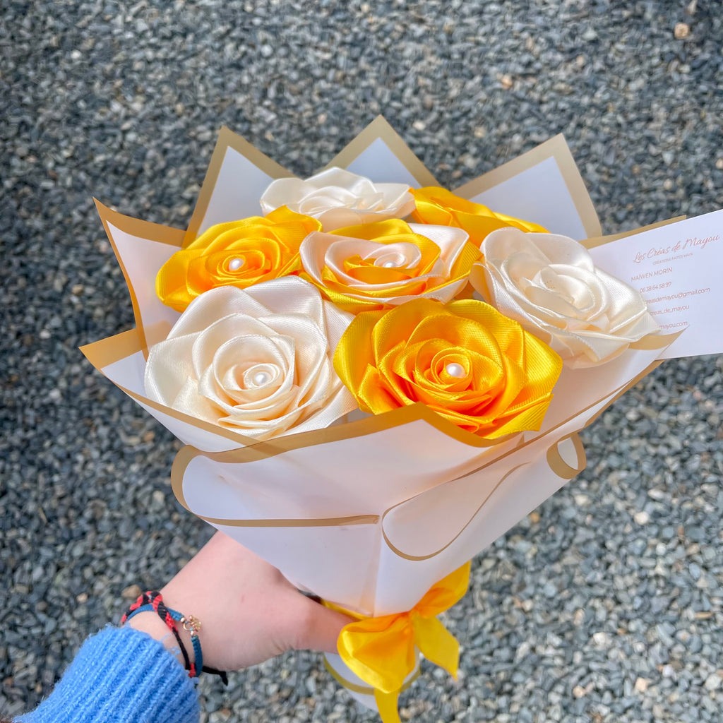 Bouquet 7 roses ivoire et moutarde