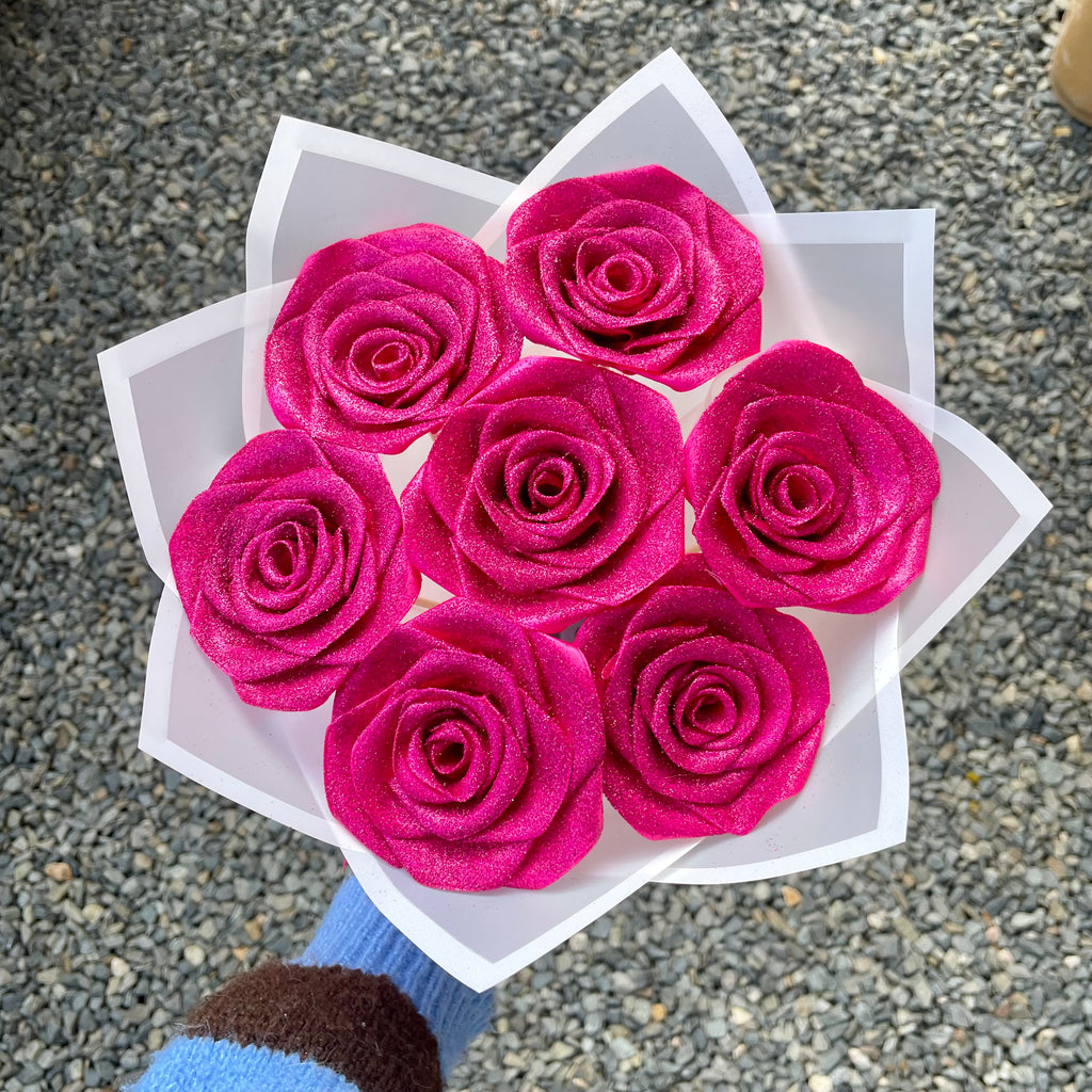 Bouquet 7 roses à paillettes fuchsia